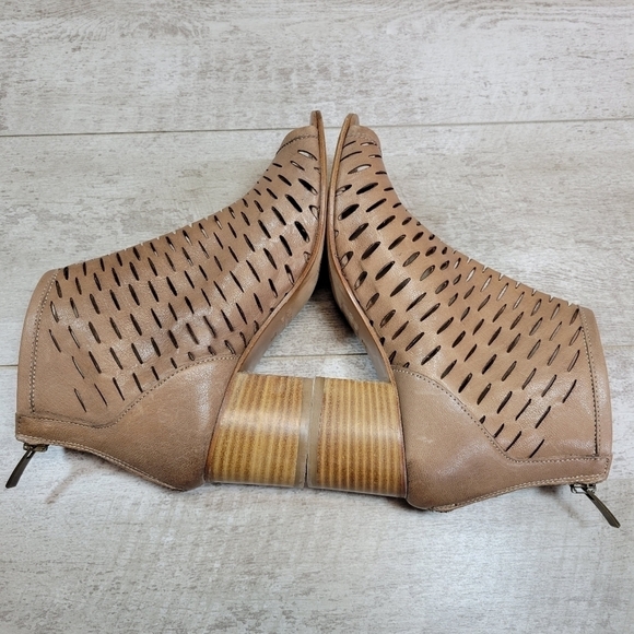 Vero Cuoio Laser Cut Leather Open Toe Booties 36 - Picture 3 of 9